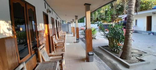 Ekas beach guesthouse and restaurant in Tanjung Ringgit