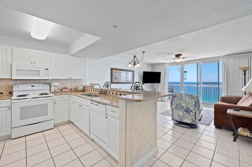 Kitchen, Pelican Beach 1707 by Pelican Beach Management near Louisiana Lagniappe