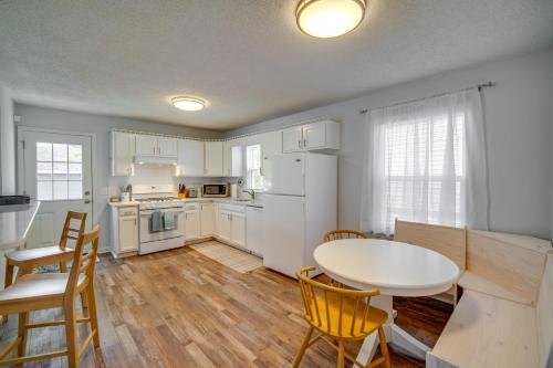 Pet-Friendly Villas Vacation Rental Walk to Bay in Rio Grande, USA