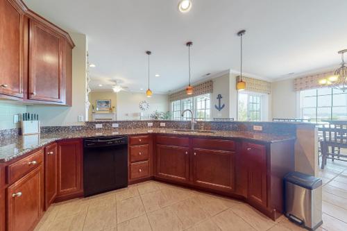 Bayside Resort --- 38415 Boxwood Terrace, Unit #302B detail