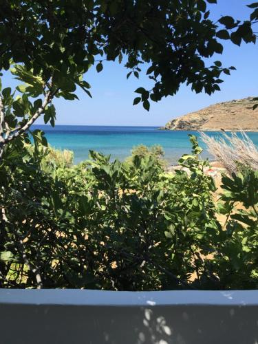 Seaview Agios Petros d'Antonio & Mairi houses