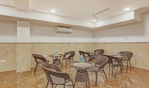Hotel Aviraj Inn - image 5