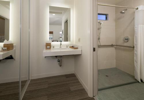 Fogcatcher Inn - image 12
