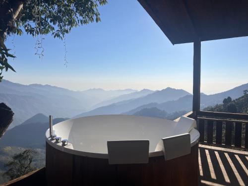Surrounding environment, Cloud Forest Ta Xua in Ban Coc Lua