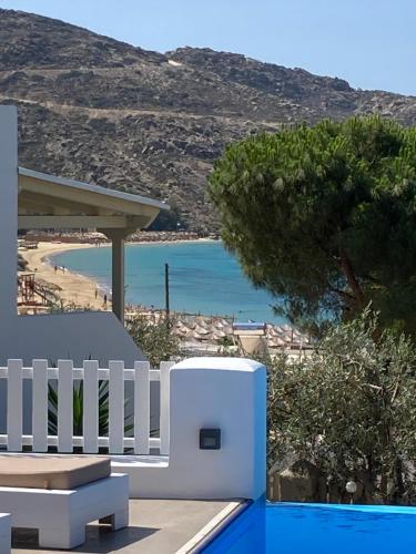 Galaxy Hotel in Mylopotas