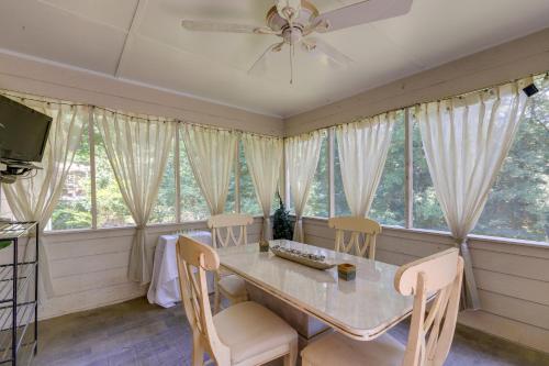 Jonesboro Home with Screened-In Porch and Fire Pit!