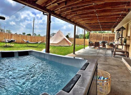 NEW: Tulum Oasis in Denver w/ Hot Tub & Games