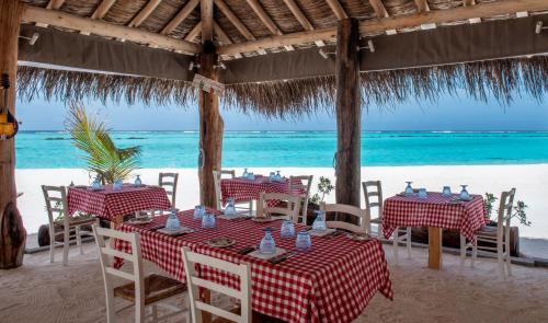 餐廳, 你&我馬爾地夫酒店 (You & Me Maldives) in 拉加環礁