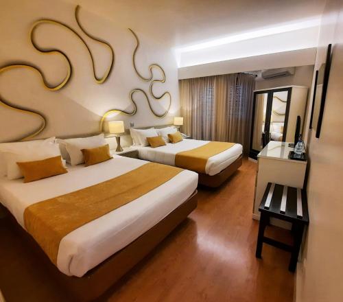 2 double beds