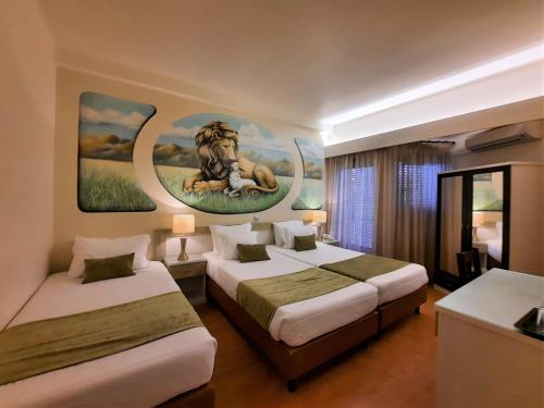 2 bedrooms, 4 beds
