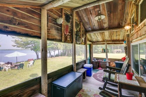 . Peaceful Lakefront Cabin Getaway Dock, Fire Pit!