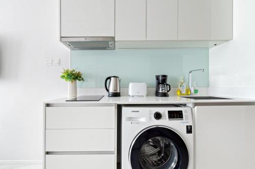 Skyline Suites Sukhumvit 11 Room Type - One-Bedroom Apartment