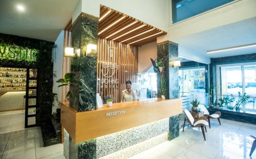 Vestabils, John's Hotel in Chalkida (Chalcis)
