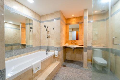 room detail thumbnail 2