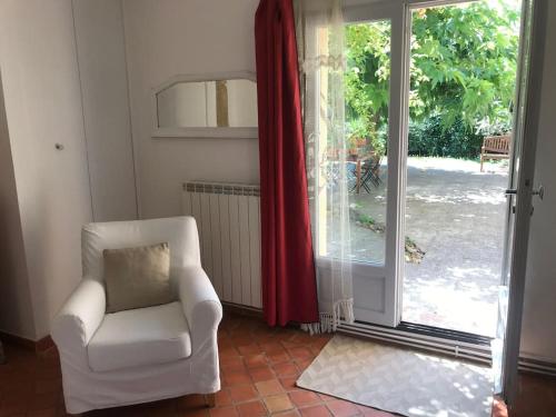 Agréable maison de 65 m2 avec grande piscine Agréable maison de 65 m2 avec grande piscine