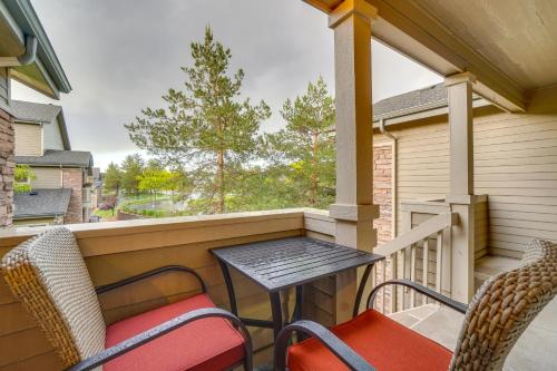 Aurora Townhome with Fireplace, 16 Mi to DIA! in Aurora, USA