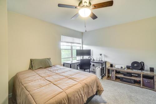 16 Mi to DIA Townhome with Fireplace in Aurora 16 Mi to DIA Townhome with Fireplace in Aurora