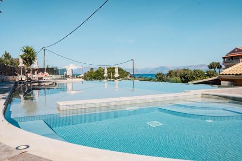  Pyramid City Apartments in Agios Spiridon, Korfu