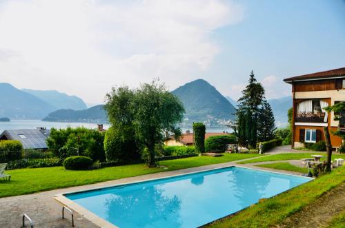 FANTASTIC VIEW ON ISEO LAKE, DOG & BIKERS FRIENDS, 200mt from lake,