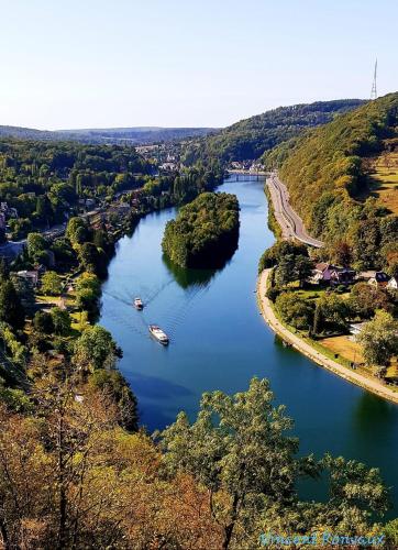 Pieds dans l'eau Private Wellness Bordure de Meuse