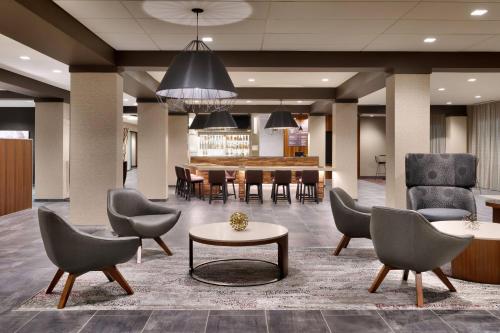 餐廳, Courtyard by Marriott Atlanta Duluth Downtown in 德盧斯