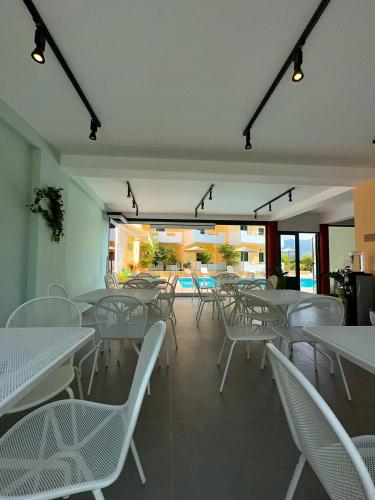 Hotel Odyssion - image 2
