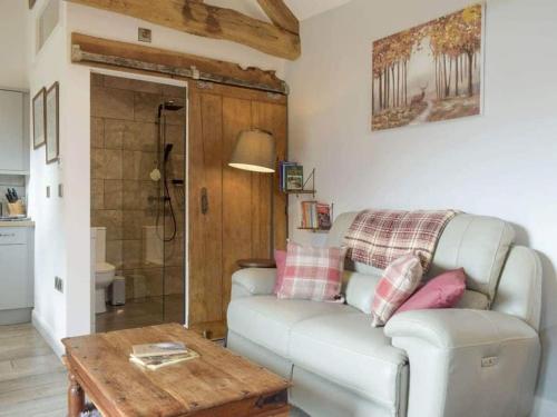 Cosy and quiet one bed barn conversion.