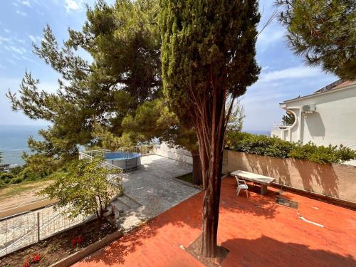 Apartment with Sea View image 1