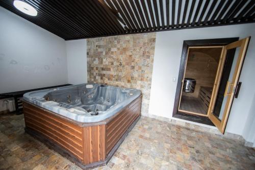 Casa Arcadia 2 piscina,ciubar