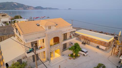 Horizon Apartments - Beachfront Luxury, By Zantewize - Zante