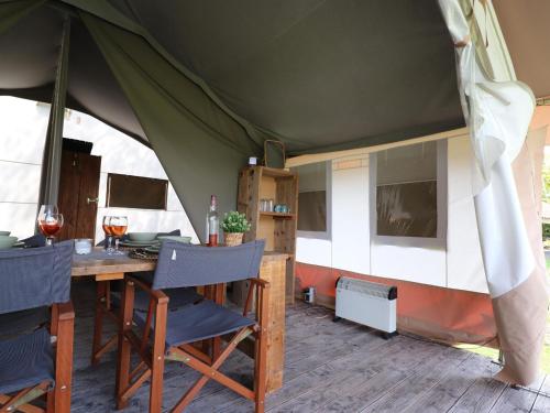 Létesítmények, Safari Tent in Friesland near Nature in Twijzelerheide
