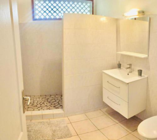 Dutxa, Maison du Lac - jusqu'à 4 personnes (Maison du Lac - jusqu'a 4 personnes) in Remire-Montjoly