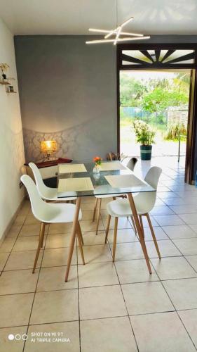 Vista exterior, Maison du Lac - jusqu'à 4 personnes (Maison du Lac - jusqu'a 4 personnes) in Remire-Montjoly