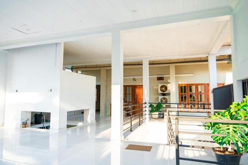 入口, Thisha Hotel in 賈夫納