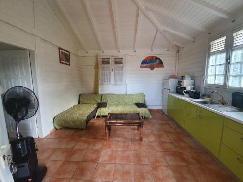 BUNGALOW BASSIN TROUVE in Sainte Anne