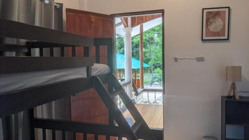 Maya Guest House - Sipaway Island