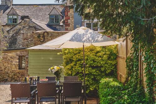 Coniston House - image 11