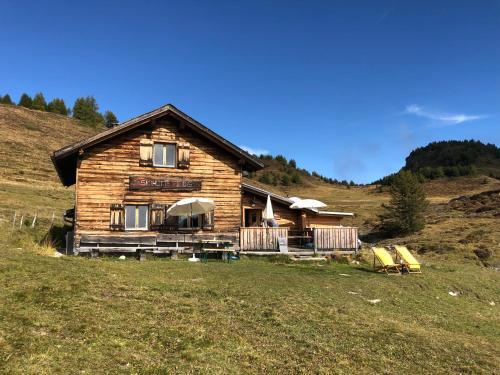 Alp Jurte Skihütte Feldis