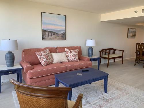 Beach Front Apartment Overlooking the Gulf