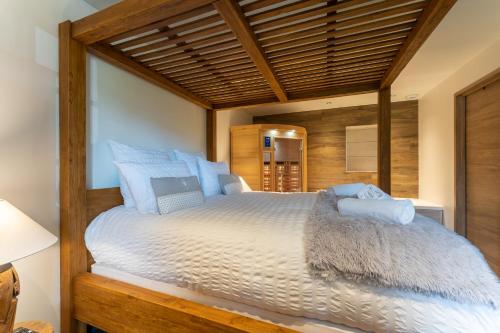 Géraniums Et Neige Fraîche, Maison d'Hôtes avec Suites Haut de Gamme, Balnéo massante et Sauna privés