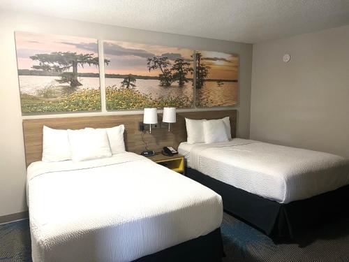 Days Inn by Wyndham Valdosta at Rainwater Conference Center - image 7