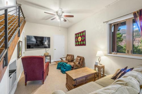 Overlook House - image 7