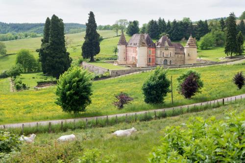 Maison de vacances Les Mésanges, à Ménessaire