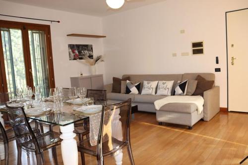  Appartement Dans un Terrain de Golf, 5 min de la mer en Voiture, Parking Gratuit in Cogoleto