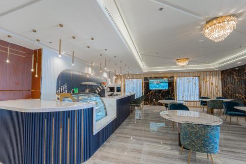 Restaurante, Orient Jewel for the Serviced Apartments in Al-Khobar
