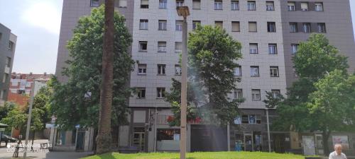  Plaza Fernando VI cerca PLAYA ARBEYAL in Gijón