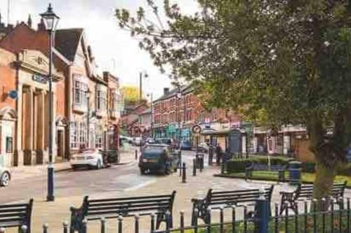 Lovely 3 bedroom house-Heart of Moseley Village in Birmingham