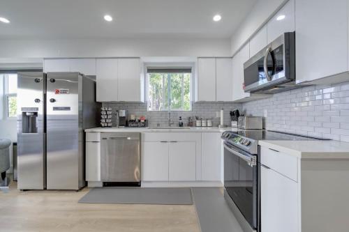 Modern Townhouses in Studio City - Toluca Lake, CA