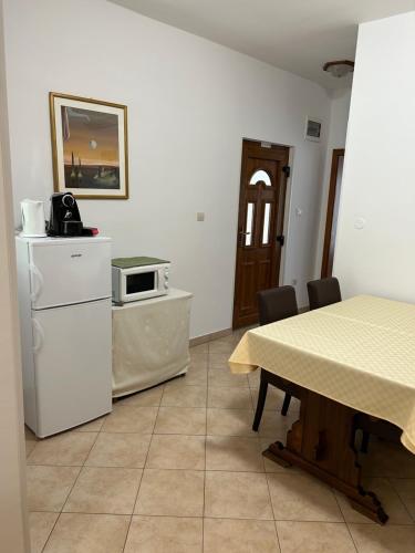One-Bedroom Apartment image 10