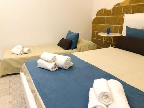 Deluxe Room image 7